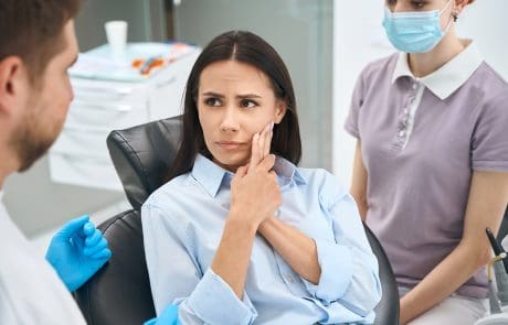 denti che si muovono da adulti cause rischi e cure